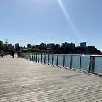 Cooly Coastal Escape Walk To Beach & Shops